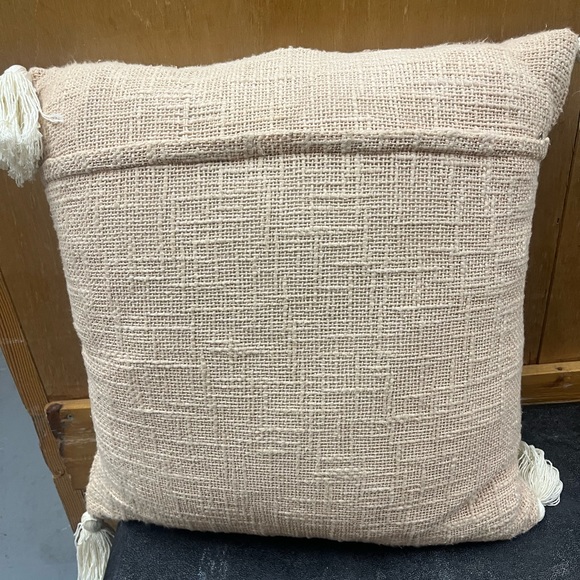 18” square pillow - Picture 2 of 2